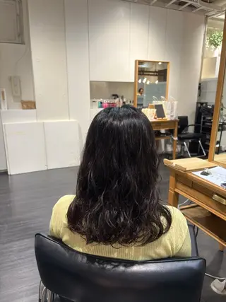 セミロング パーマ 細田 碧のヘアスタイル