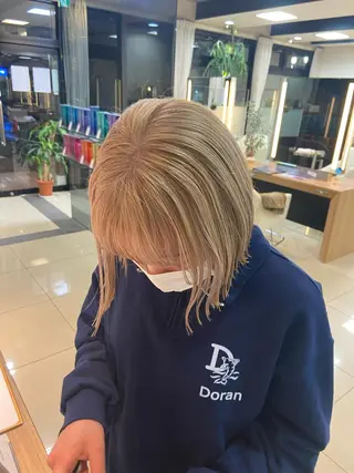 カラー ブリーチカラー/ベー ジュ/Hono🦖のヘアスタイル