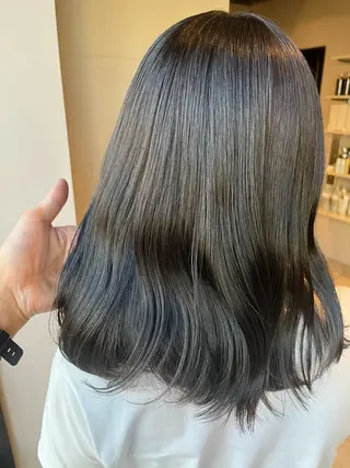 ロング カラー ベージュ/グレージュ 恵比寿/丸山陽平のヘアスタイル