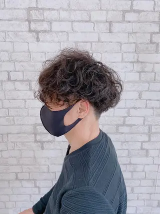 ショート パーマ ヘアアレンジ メンズ ブリーチなし艶カラー 東家のヘアスタイル