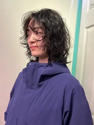 ミディアム くせ毛カットとパーマ /美容室難民の方是非のヘアスタイル