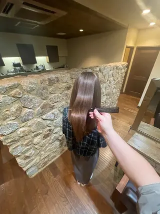 ロング HYGGE by hair 【ﾋｭｯｹﾞﾊﾞｲﾍｱ】所属・縮毛矯正× 髪質改善  | 藤田のヘアスタイル