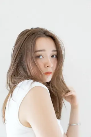 ミディアム カラー COA銀座所属・ブラウンカラー/ グレージュ 村上廉のヘアスタイル