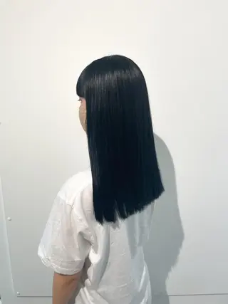 セミロング 山内 愛可のヘアスタイル