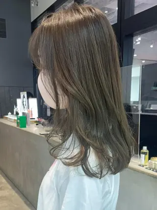 セミロング カラー ITbyALBUM 藤沢店のヘアスタイル