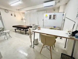 【小顔矯正専門】 小顔smileのエステ・リラクイメージ