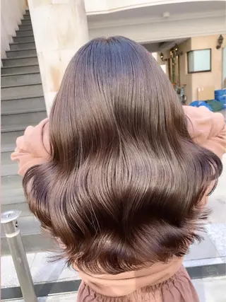 セミロング ミヤザキ タクトのヘアスタイル