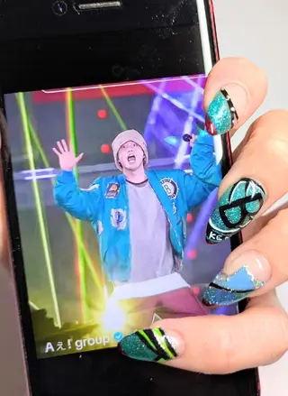 ネイル La Belle Vie所属・imaichise 🧡💜推しネイルのネイルデザイン