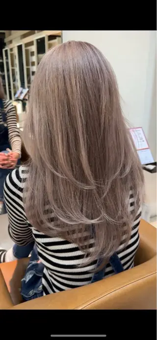 カラー 浦田 華菜のヘアスタイル