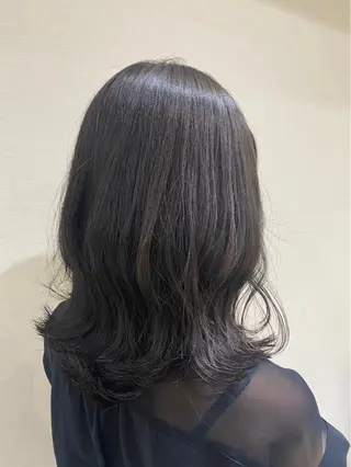 セミロング カラー spinhair荻野 莉帆のヘアスタイル