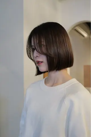 ショート ウシロダ メグミのヘアスタイル