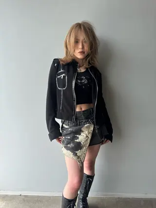 ミディアム 岸川 恭子のヘアスタイル