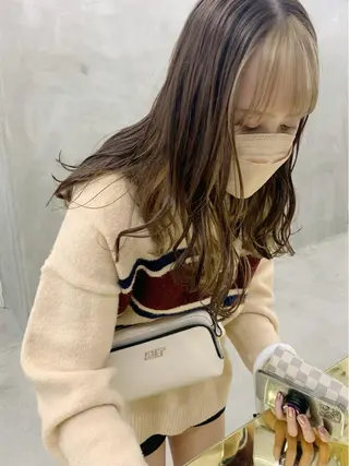 セミロング カラー ブームボックス所属・🐝ハイトーンカラー hachi🐝のヘアスタイル