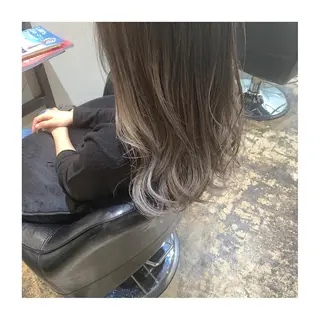 ロング カラー UMEDA FIGAROのヘアスタイル