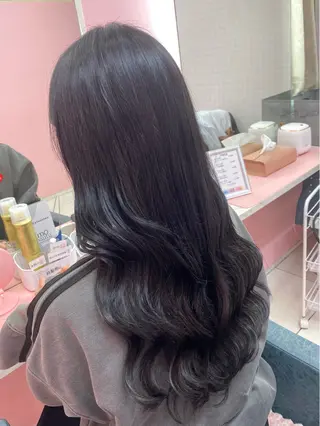 ロング illfrere所属・illfrere MOMOKAのヘアスタイル