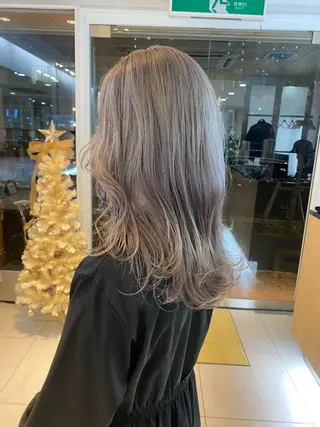 ロング カラー 🍀透明感抜群🍀/ ハイトーンカラーのヘアスタイル