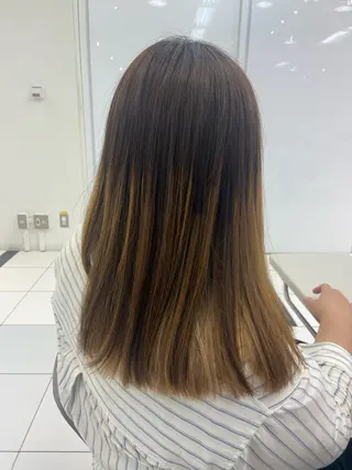 ロング カラー ステラ嵯峨所属・コジマ ツムギのヘアスタイル