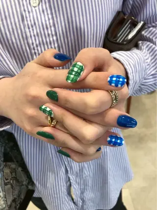 ネイル 派手髪ハイトーン💛 ネイル💅まりなのヘアスタイル