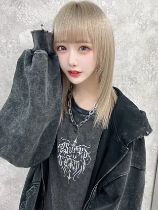 セミロング カラー メンズハイトーン 北斗💍レイヤーのヘアスタイル