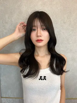 セミロング Loom.by Sea【新宿】所属・暖色カラー/新宿/韓 国風レイヤー鮫島志穂のヘアスタイル