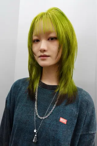 セミロング vardy  Omotesando所属・表参道ハイトーン 韓国ヘア長田雄希のヘアスタイル