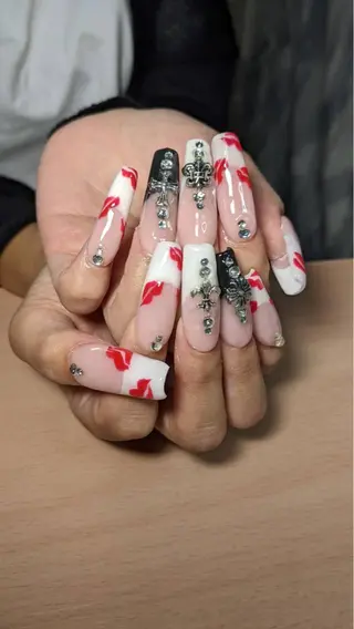 ネイル フラワー ムーンのネイルデザイン