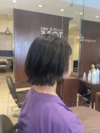 ミディアム 桑田 新菜のヘアスタイル