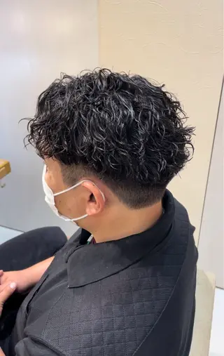 ミディアム パーマ メンズ 本厚木｜縮毛矯正/ 酸性スト専門サロンのヘアスタイル
