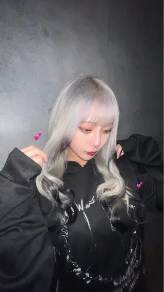 ロング morrow by suntown所属・💙AKANE ハイトーン特化💙のヘアスタイル