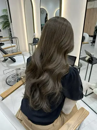 ロング カラー 赤み消し/オリーブ カーキ/福田れんのヘアスタイル