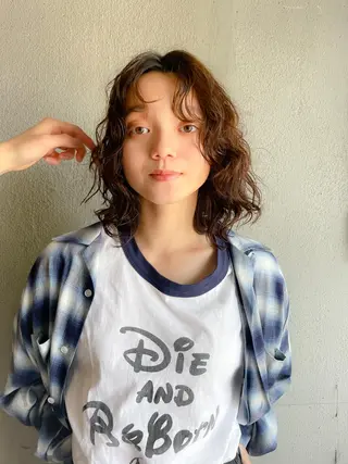 セミロング パーマ パーマ/レイヤー 岩山丈一郎のヘアスタイル