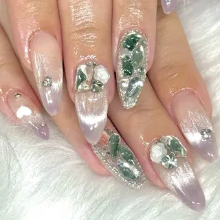 ネイル ルシイ🎀新宿長さ 出しパーツ専門店のネイルデザイン