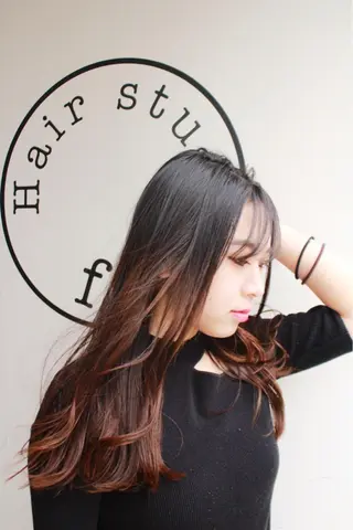 ロング カラー 川越 輝梨奈のヘアスタイル