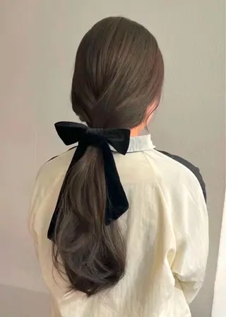 ロング yuzua/オリーブ /透明感/レイヤーのヘアスタイル