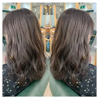 セミロング カラー 村山 茉衣のヘアスタイル