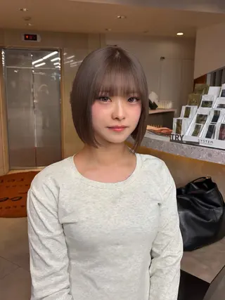 ショート カラー 韓国/レイヤー/ 透明感🩶ひかる🩶のヘアスタイル