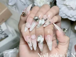 ネイル E.N🦋 長さ出し/持ち込みのネイルデザイン