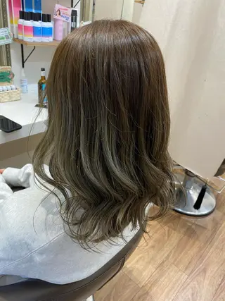 セミロング カラー 透明感カラー/韓国 ヘア🩶yuri🩵のヘアスタイル