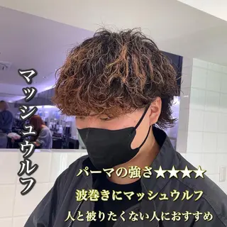 セミロング パーマ ヘアアレンジ メンズ 艶カラー の達人のヘアスタイル