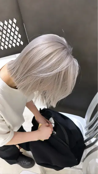 カラー ニシオカ タクヤのヘアスタイル