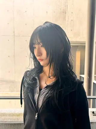 ロング カラー エフェクトブリーチ／ レイヤーカット／翔のヘアスタイル