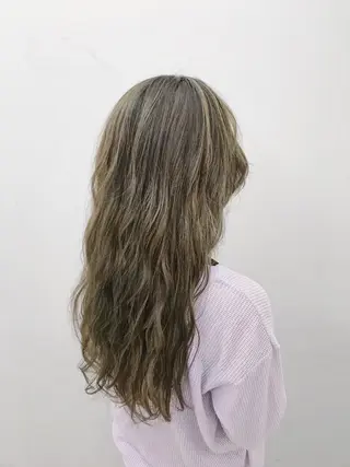 ロング カラー ブリーチカラー/ 岩破瑞希のヘアスタイル