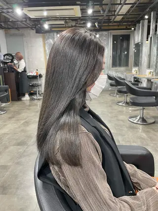 セミロング カラー パーマ ヘアアレンジ メンズ キッズ ネイル マツエク・マツパ アイブロウ 透明感カラー・レイヤ ー🎀amika🎀のヘアスタイル