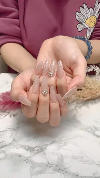 ネイル はな💎ネイル ワンホン、長さ出しのネイルデザイン
