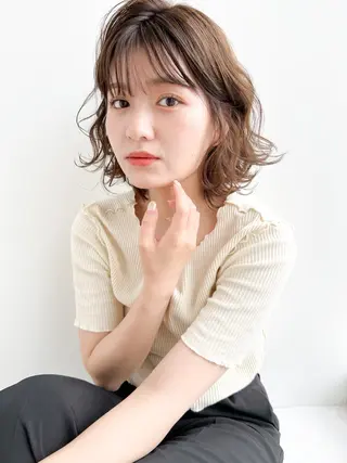 ミディアム 伊藤 愛美のヘアスタイル
