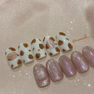 ネイル 𝘙𝘪𝘰𝘯𝘢 ...🕯🤍のネイルデザイン