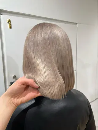 ショート カラー CHAINON所属・🤎HAZUKI🤎 ハイトーン✨のヘアスタイル