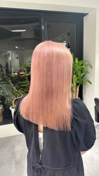 セミロング カラー CIERA.南船場所属・yuna🧡/心斎橋 ハイトーン/ブリーチのヘアスタイル