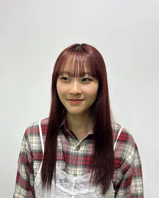 ロング カラー 松井 詩織のヘアスタイル