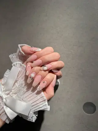 ネイル I-nailロング /ワンホン/キラキラのネイルデザイン